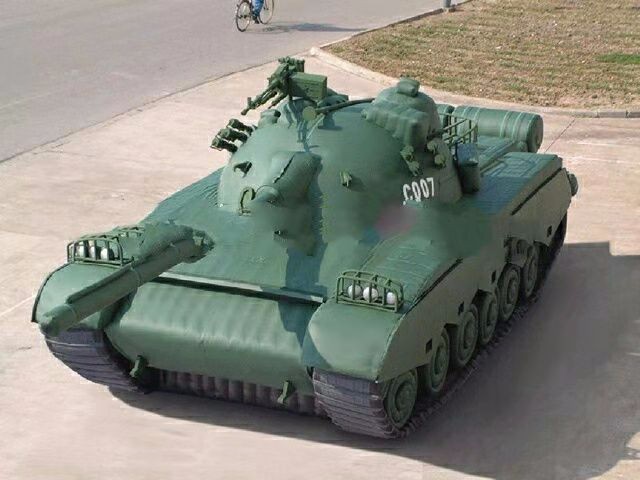 东城小型军事坦克